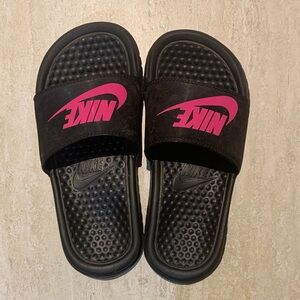 Nike slides